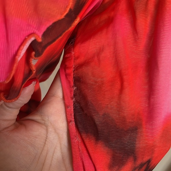 Fashion Nova Red Mesh Ruffled Women's Top Size 1X - Picture 3 of 8